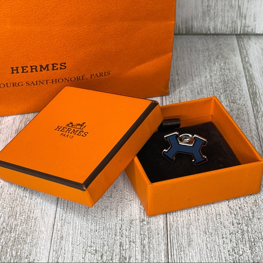 HERMÈS Paris brooch pin “H”